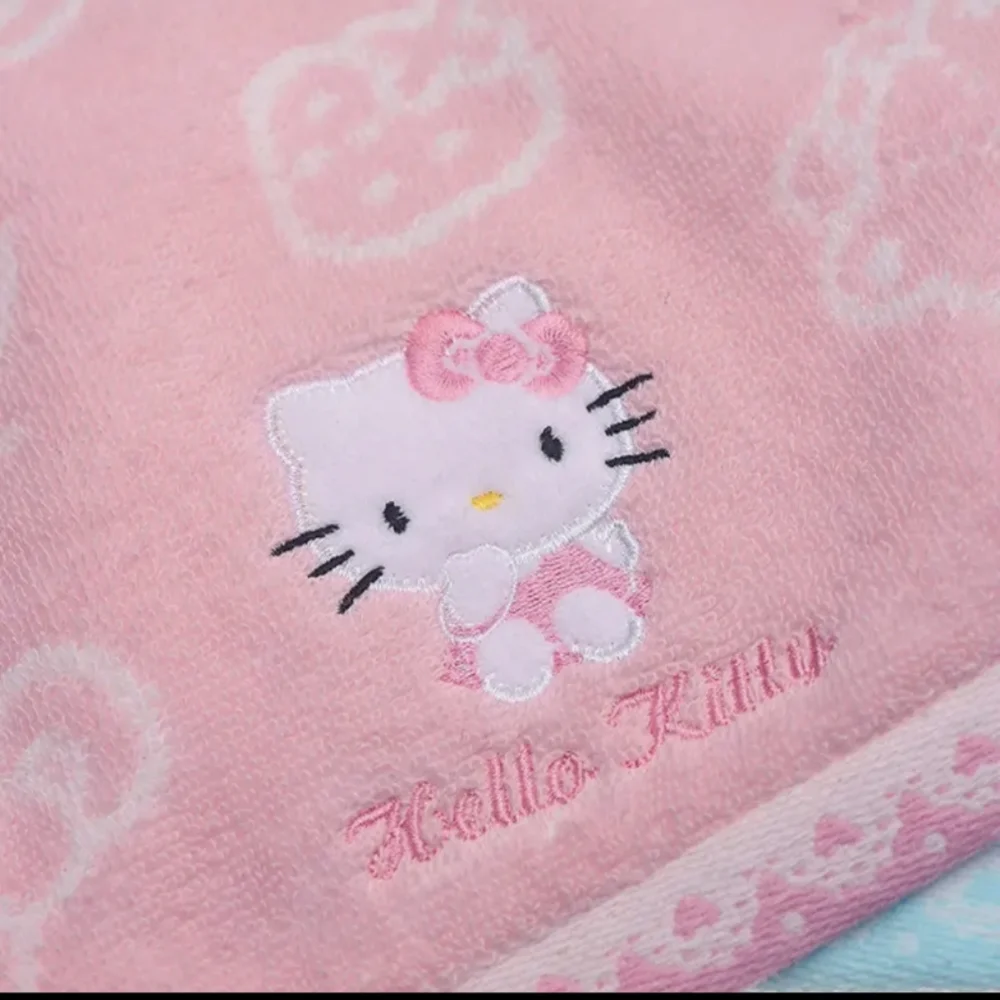 🆕📢📢 Just In... Hello Kitty Hand Towels